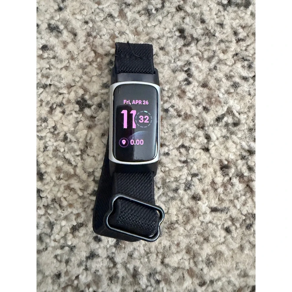 Fitbit Charge 5 Fitness Tracker Extra Band and Charger - TESTED WORKS